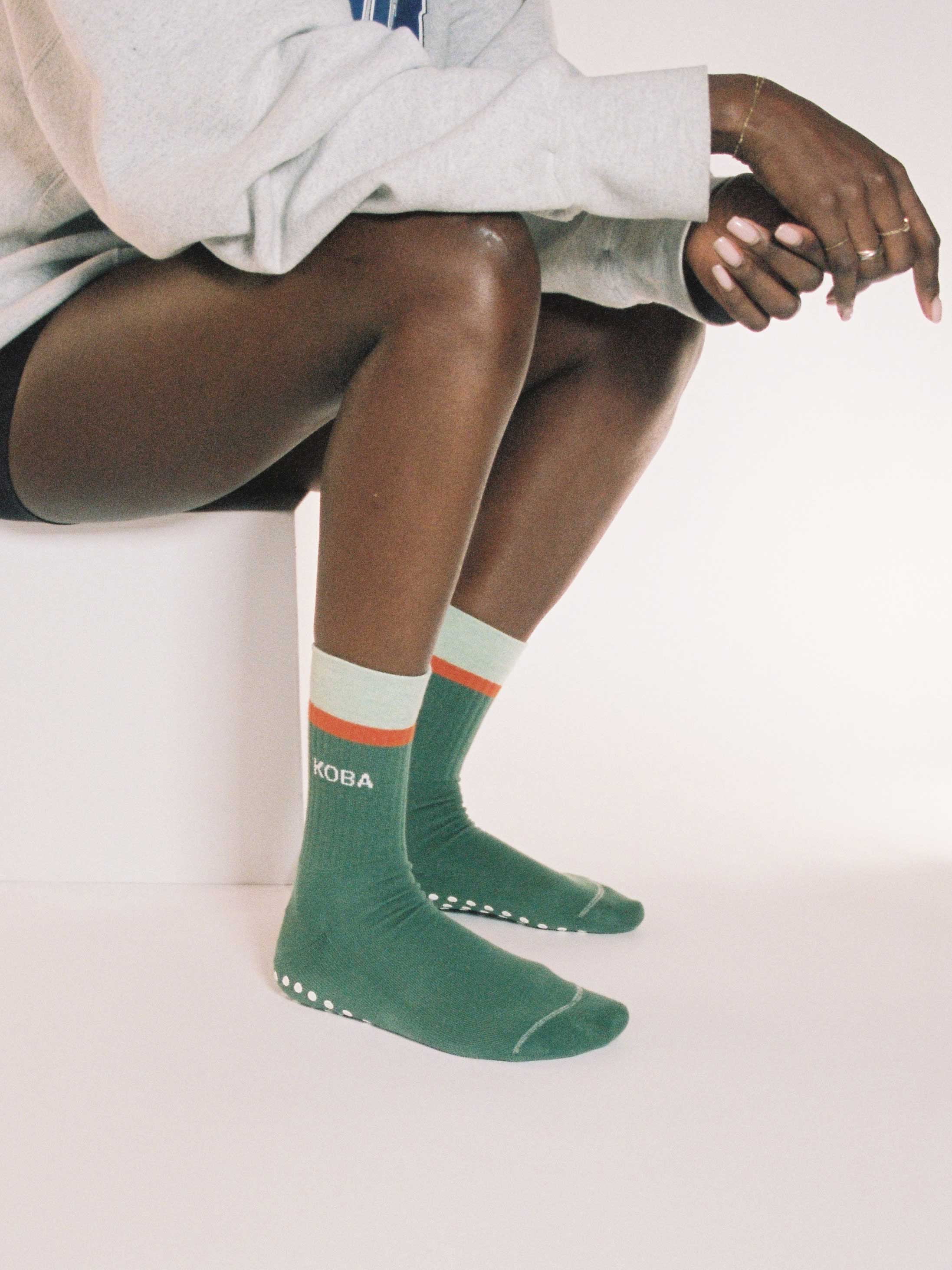 NOMASEI X KOBA : STRETCHING ME SOFTLY Chaussettes Nomasei