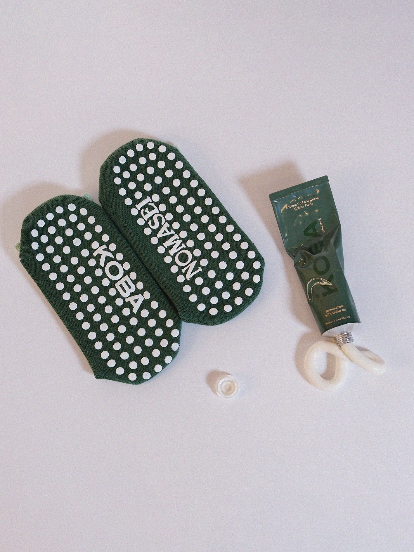 NOMASEI X KOBA : STRETCHING ME SOFTLY Chaussettes Nomasei