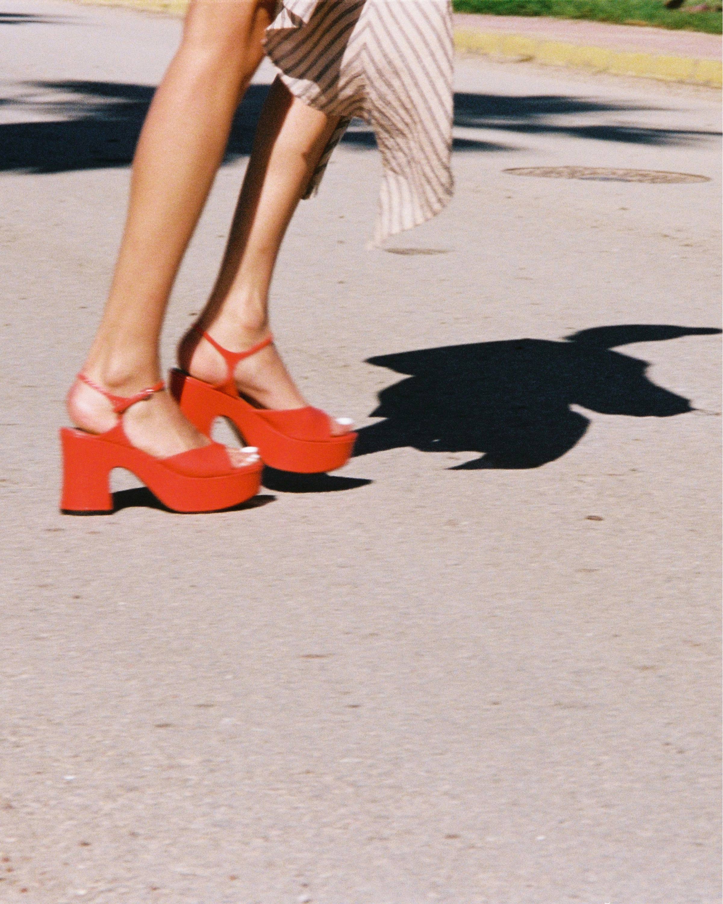 DRIVER - Sandals - Embossed Orange