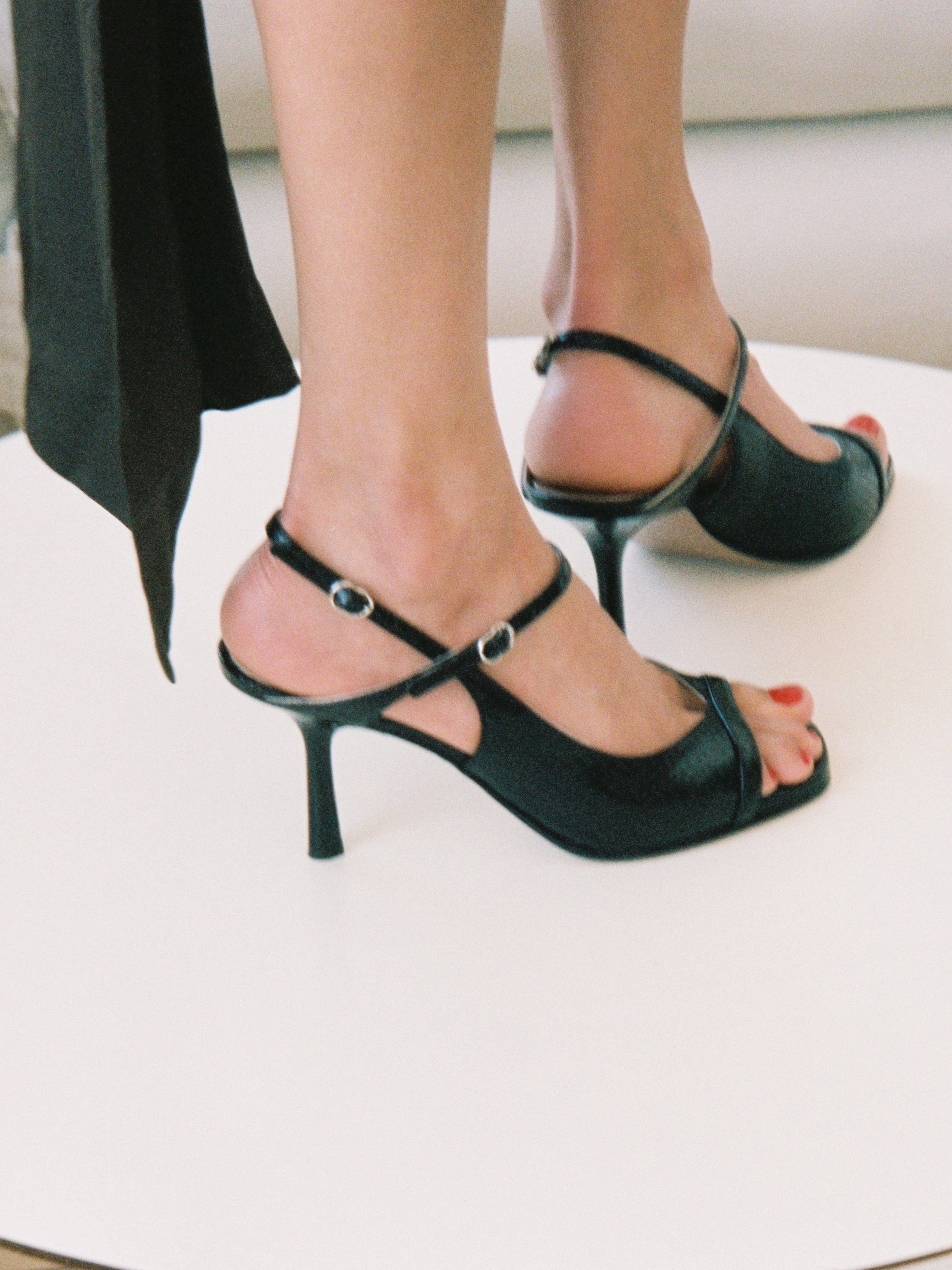 BEFORESUNRISE - Sandales - Embossées Noir