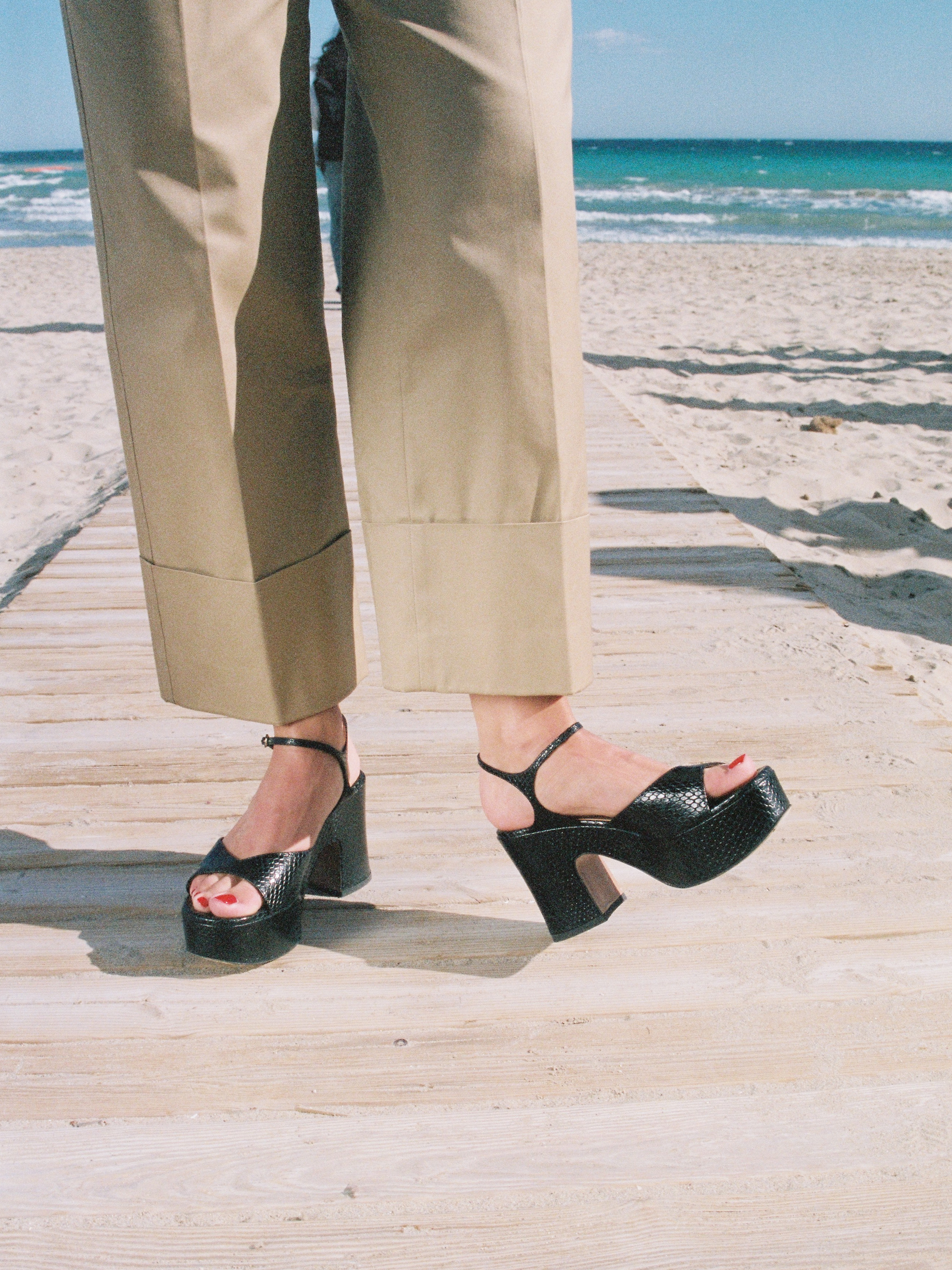 DRIVER - Sandals - Embossed Black